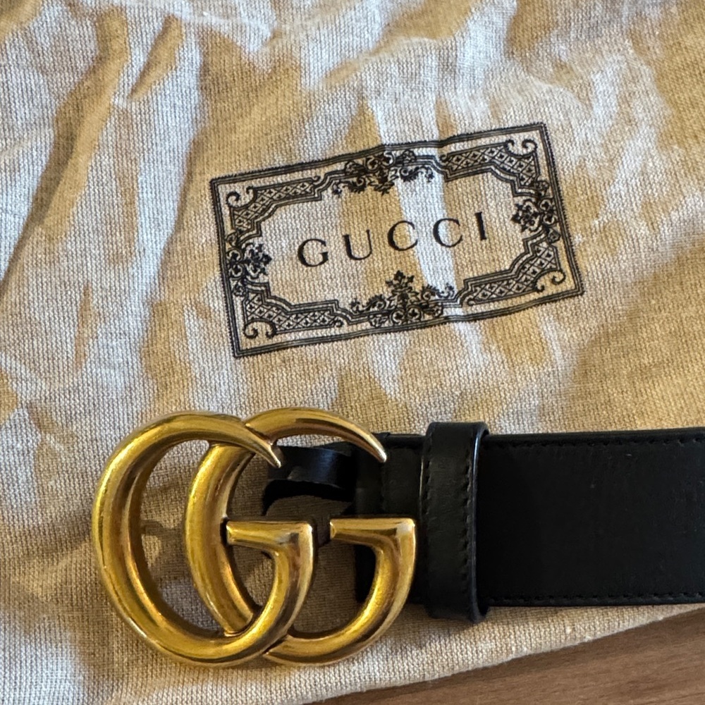 Gucci Black Belt with Gold Buckle - Picture 6 of 7